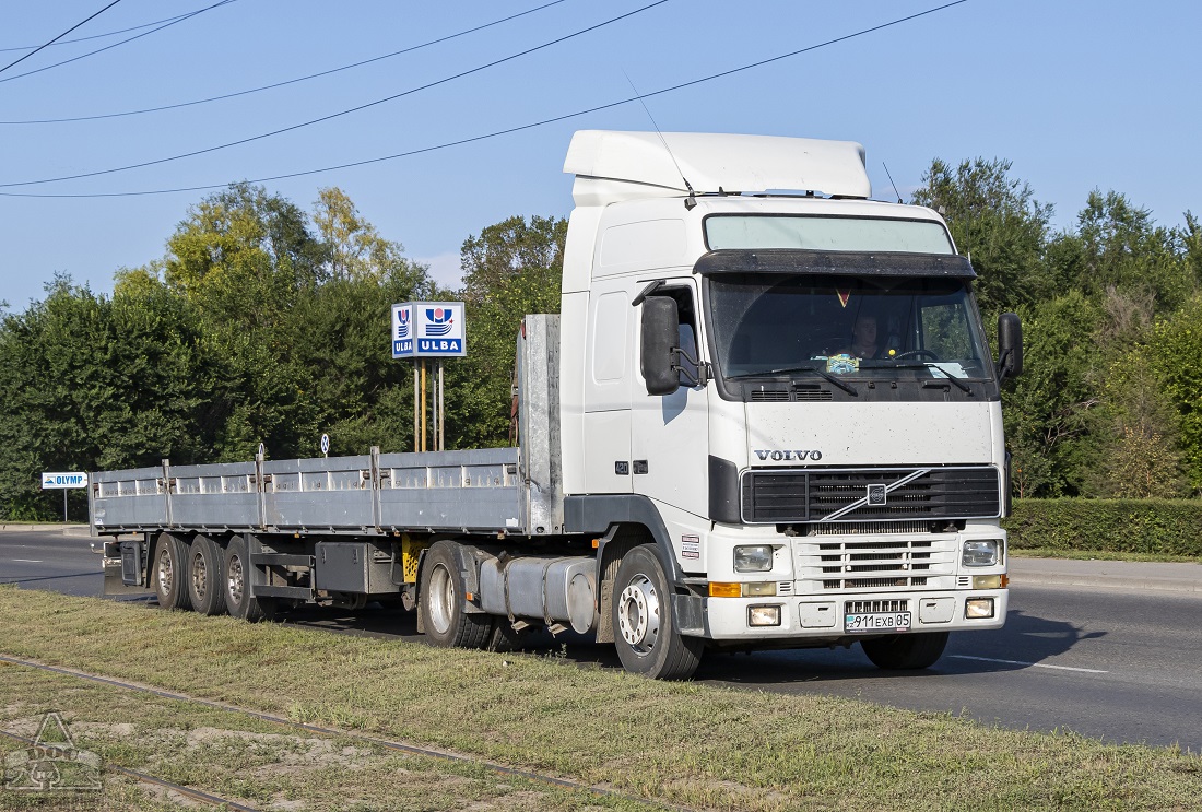 Алматинская область, № 911 EXB 05 — Volvo ('1993) FH12.420; Алматинская область, № 99 MMA 05 — Schmitz Cargobull S.PR общ.модель