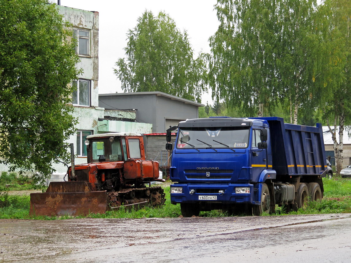 Кировская область, № 3398 КТ 43 — ДТ-75 (общая модель); Кировская область, № У 603 УН 43 — КамАЗ-65116-A4(23)