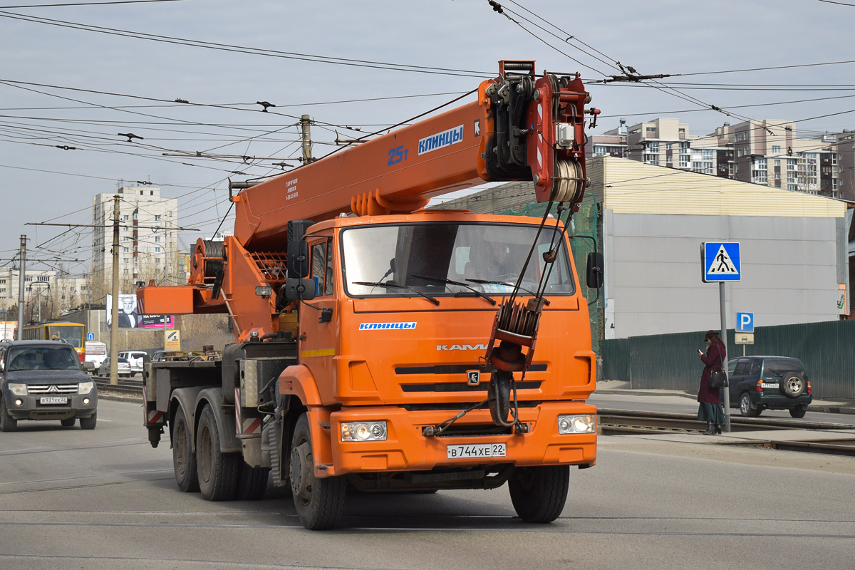 Алтайский край, № В 744 ХЕ 22 — КамАЗ-65115-A4(23)