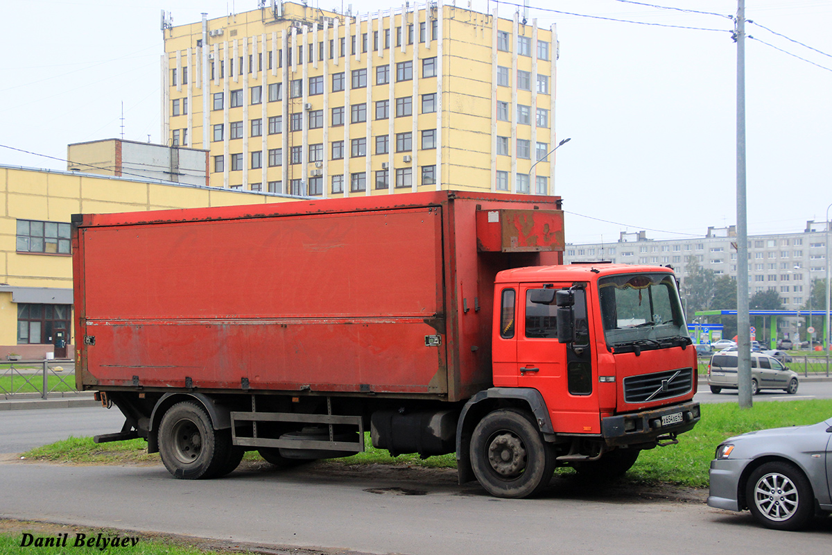Ленинградская область, № Х 654 ХЕ 47 — Volvo ('2001) FL