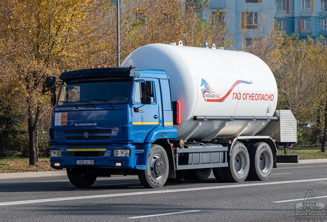 Алматинская область, № 832 ZC 05 — КамАЗ-65117-L4(19)