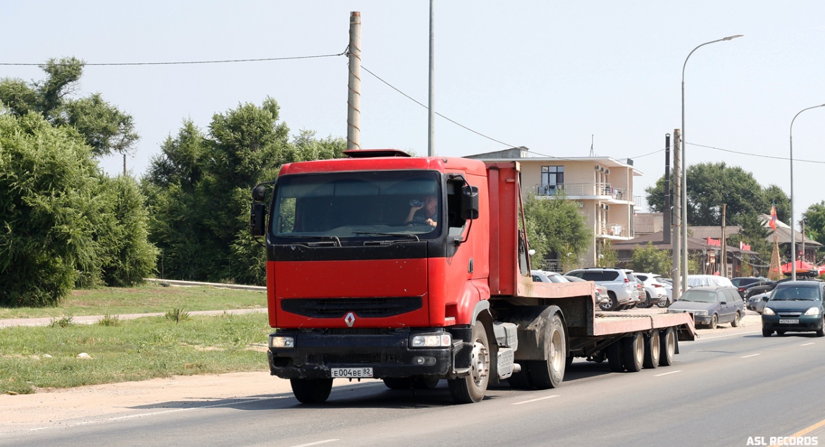 Крым, № Е 004 ВЕ 82 — Renault Premium ('1996)