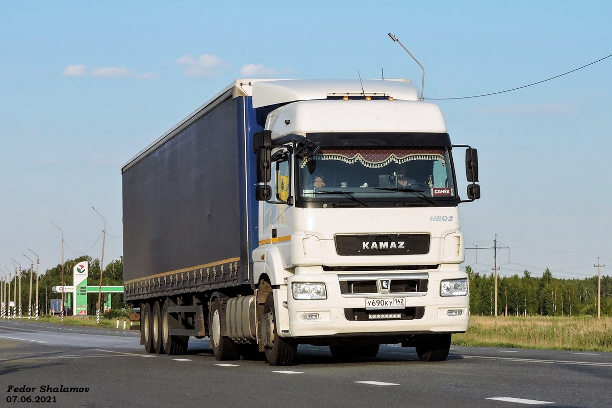 Кемеровская область, № У 690 КУ 142 — КамАЗ-5490-S5(87)