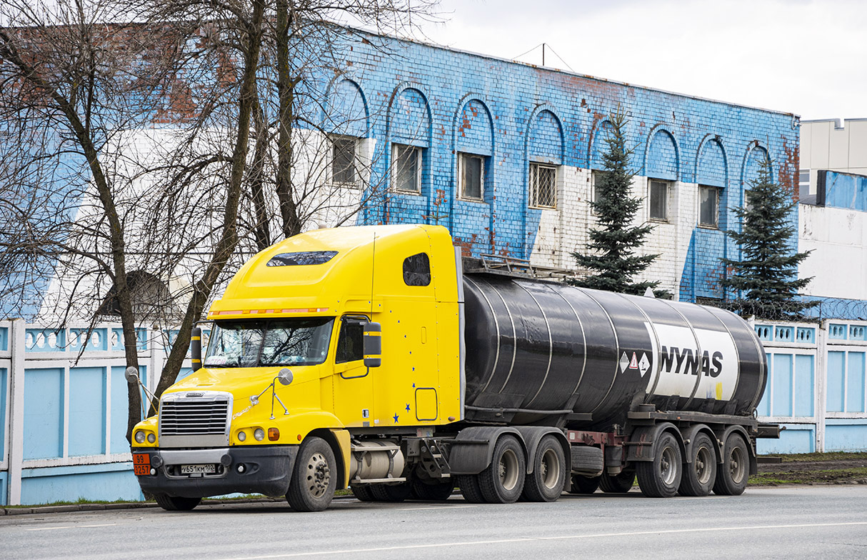 Башкортостан, № У 651 КМ 102 — Freightliner Century Class