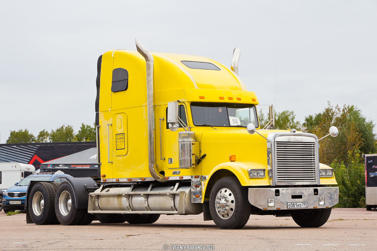 Москва, № Е 081 НХ 799 — Freightliner FLD 132 Classic XL; Московская область — Фестиваль Truckfest 2021 — сентябрь