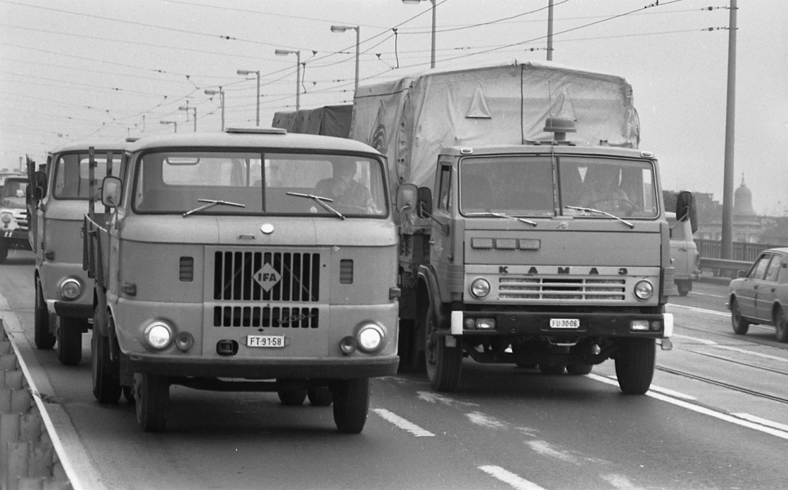 Венгрия, № FT-91-58 — IFA W50L; Венгрия, № FU-30-06 — КамАЗ-5320; Исторические фотографии (до 2000 года) (Венгрия)