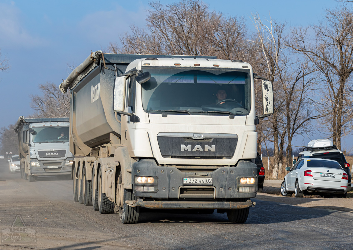 Алматы, № 372 RA 02 — MAN TGS 33.440