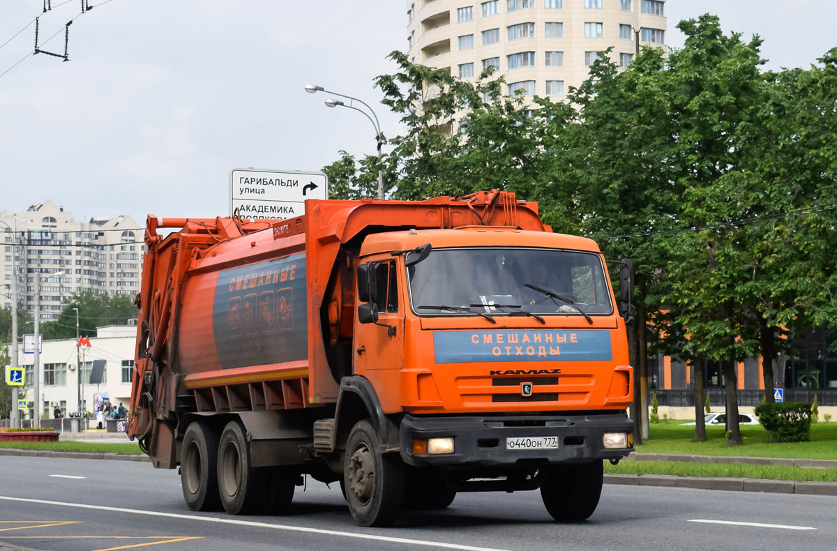 Москва, № О 440 ОН 777 — КамАЗ-65115-62