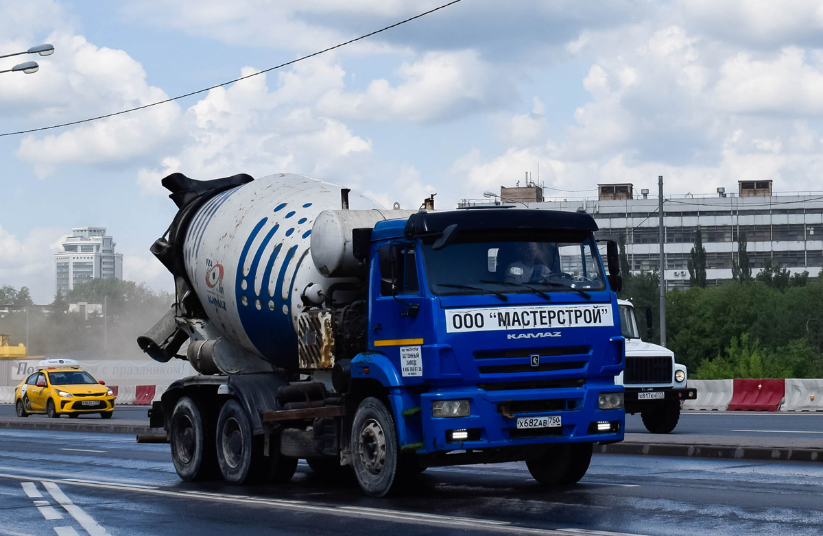 Московская область, № Х 682 АВ 750 — КамАЗ-6520-A4(23)