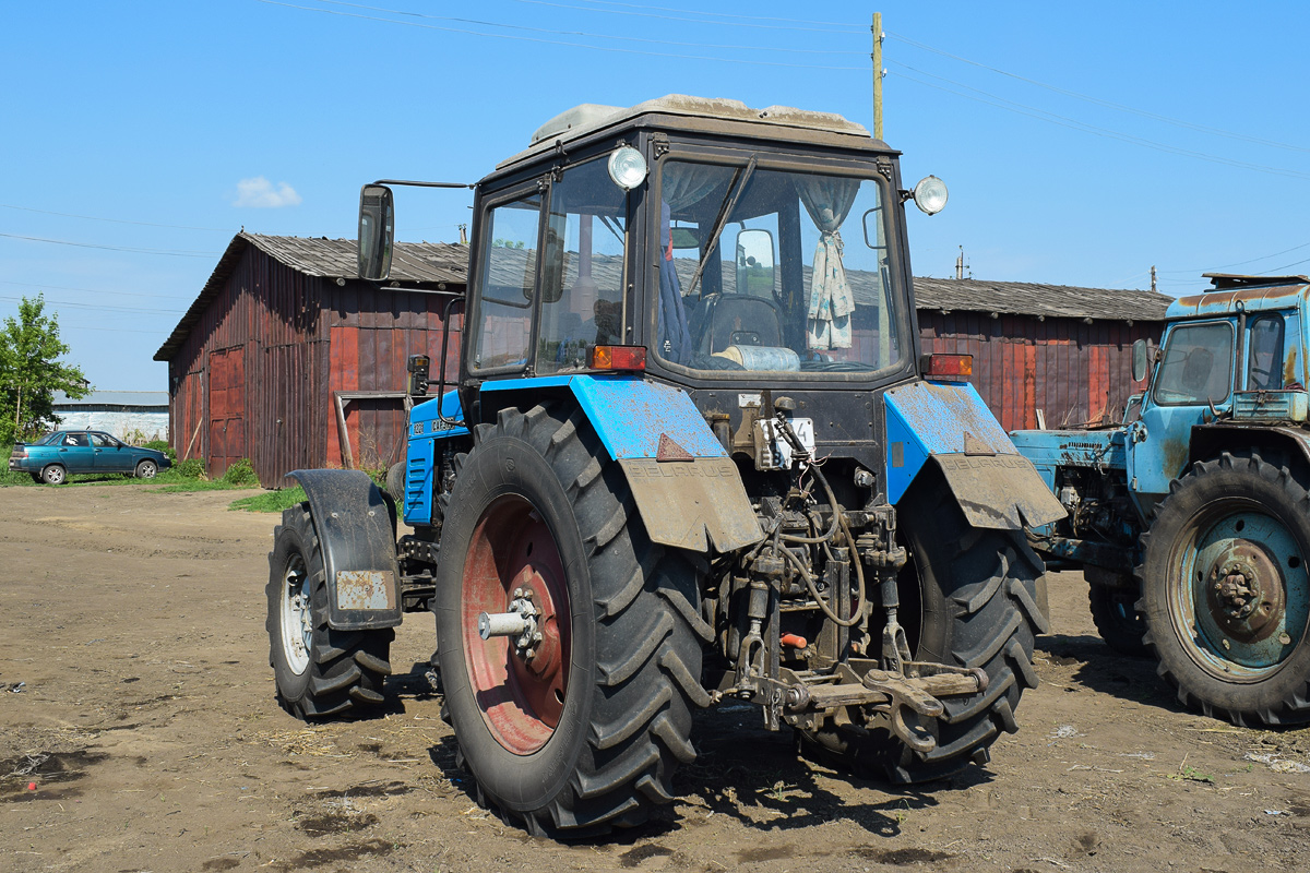 Алтайский край, № 8224 ЕВ 22 — Беларус-1221 (Сарэкс); Алтайский край — Спецтехника с нечитаемыми на фото номерами