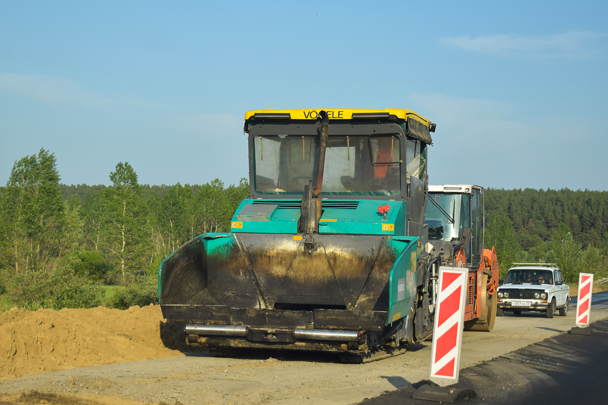 Алтайский край, № (22) Б/Н СТ 0772 — Vogele Super 1800-2; Алтайский край — Спецтехника с нечитаемыми на фото номерами