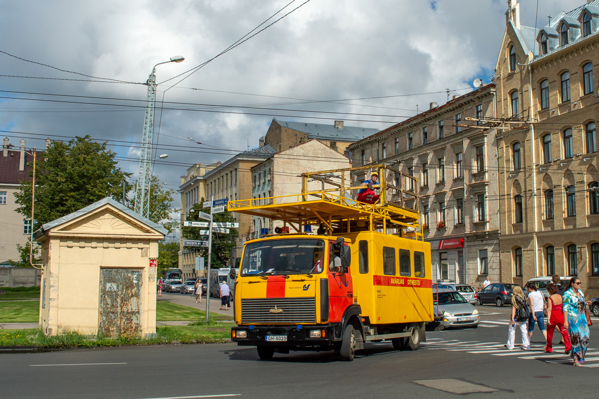 Латвия, № 84410 — МАЗ-437030