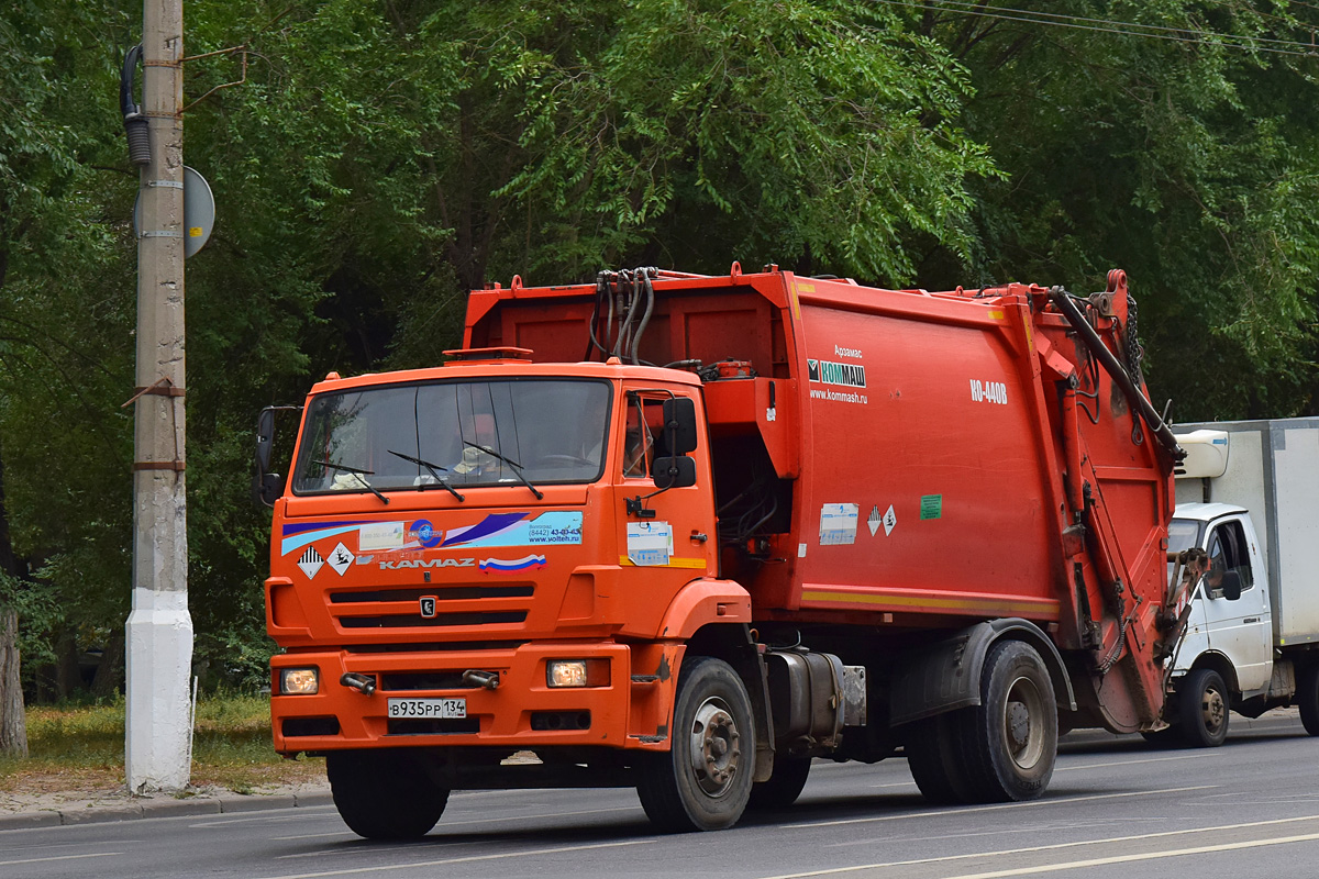 Волгоградская область, № В 935 РР 134 — КамАЗ-53605-L4(19)