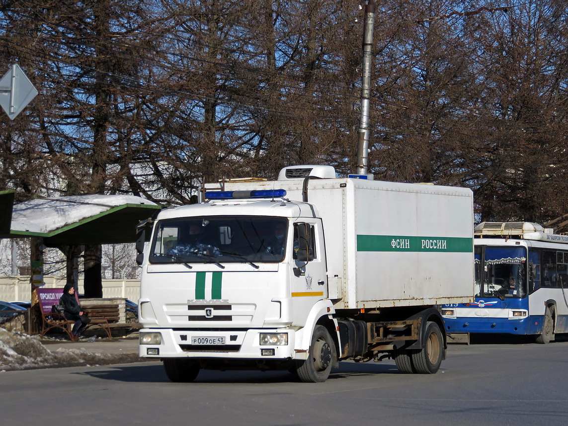 Кировская область, № Р 009 ОЕ 43 — КамАЗ-4308-A3(96)