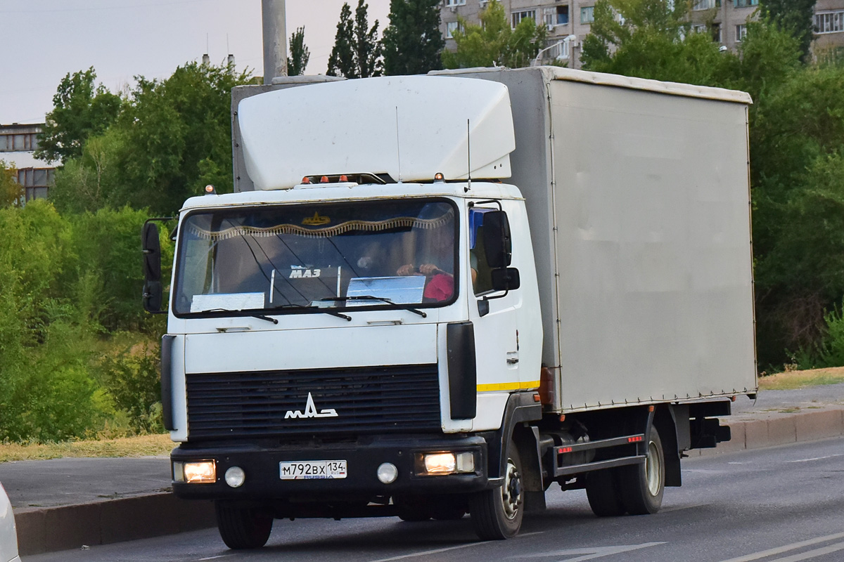 Волгоградская область, № М 792 ВХ 134 — МАЗ-437141