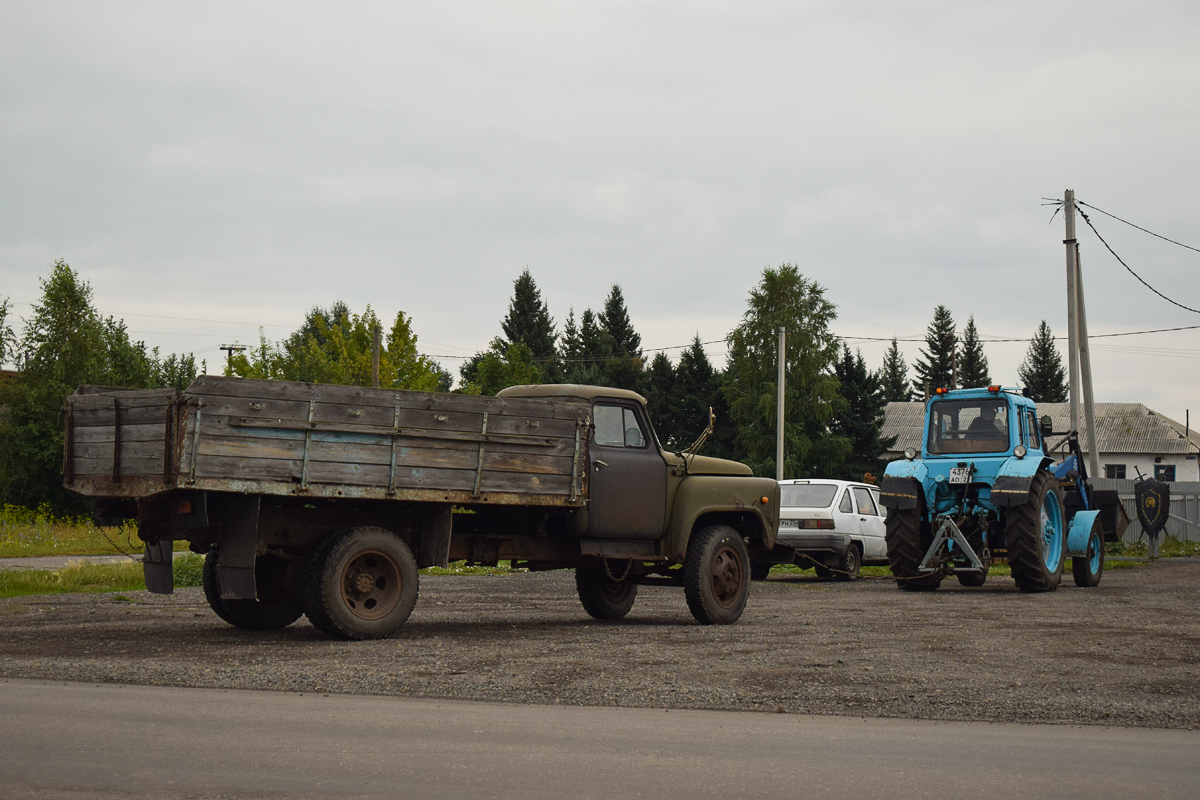 Алтайский край, № (22) Б/Н 0239 — ГАЗ-52-01 (ГАЗ-52А); Алтайский край, № 4376 АО 22 — МТЗ-80