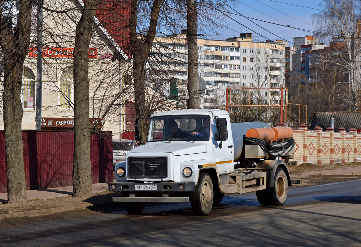 Калужская область, № О 002 КХ 40 — ГАЗ-33098