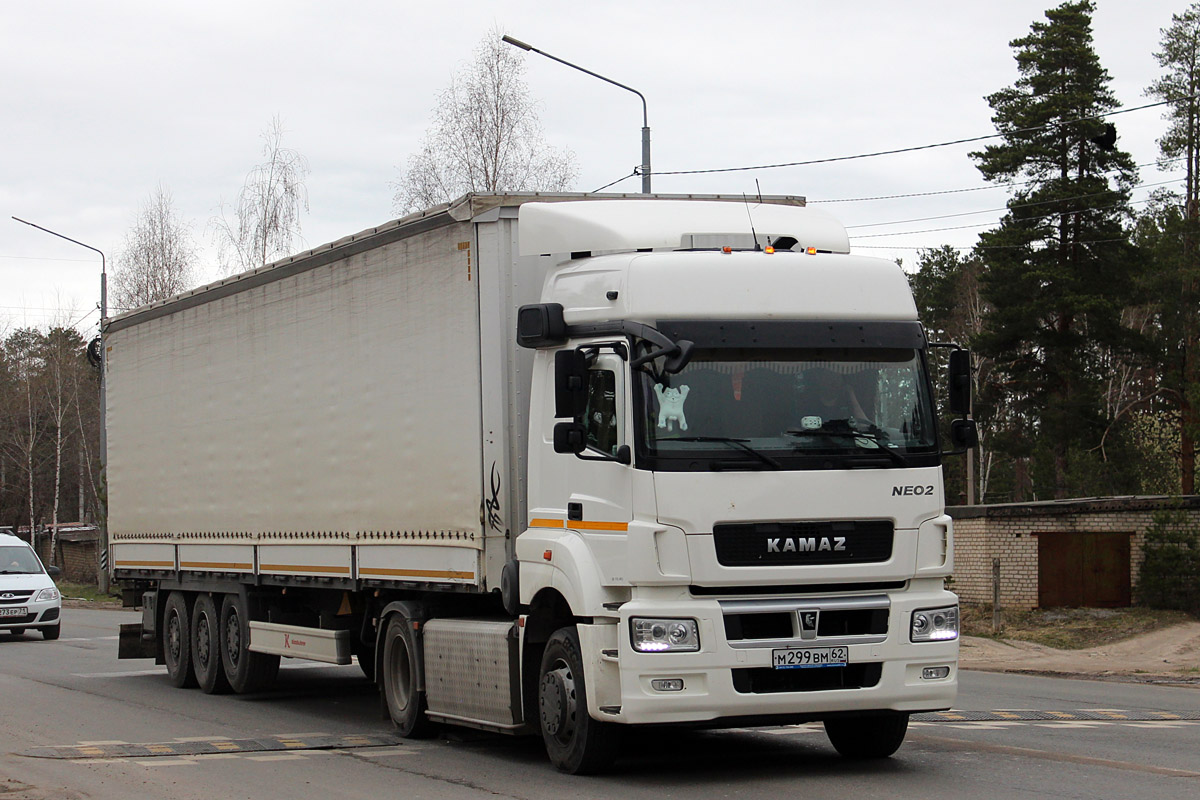 Рязанская область, № М 299 ВМ 62 — КамАЗ-5490-5P(90)