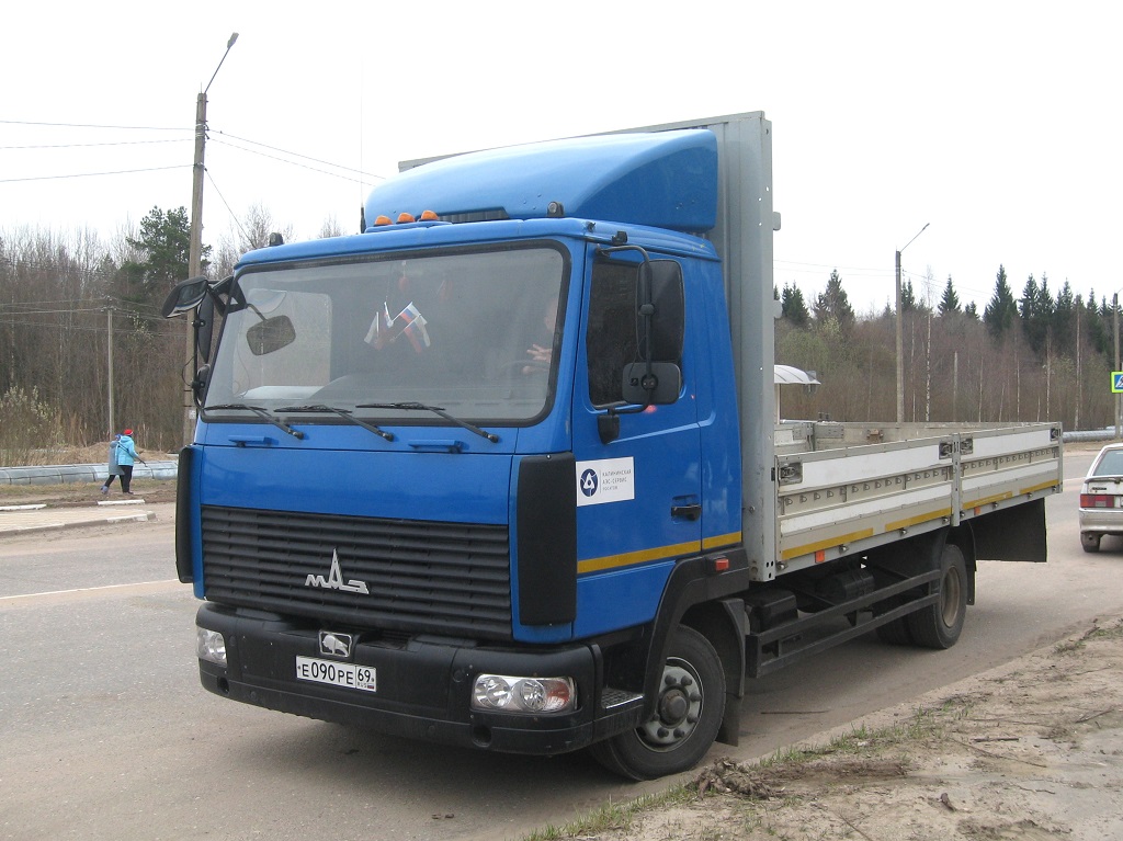 Тверская область, № Е 090 РЕ 69 — МАЗ-437130