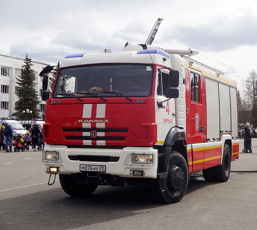 Архангельская область, № М 076 НХ 29 — КамАЗ-5387-RF(08) [53870F-R]