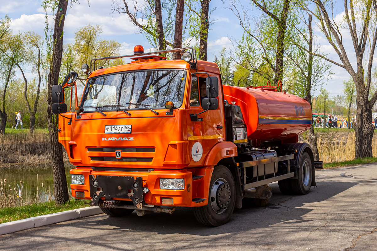 Омская область, № У 114 АР 55 — КамАЗ-43253-R4(28)