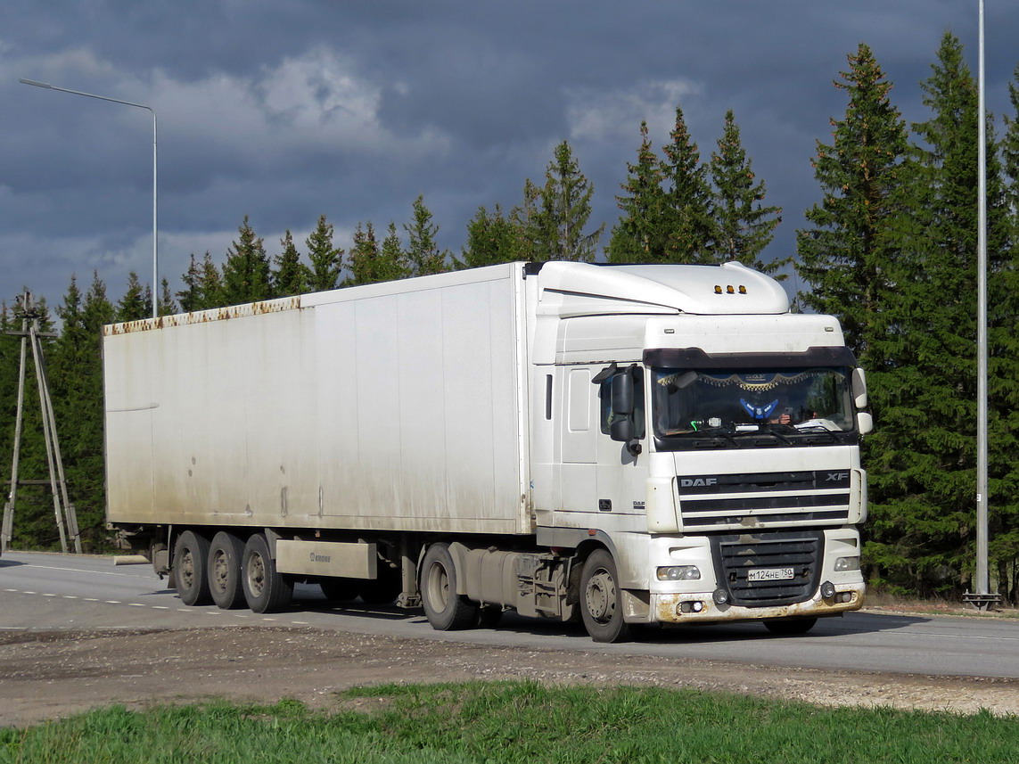 Московская область, № М 124 НЕ 750 — DAF XF105 FT