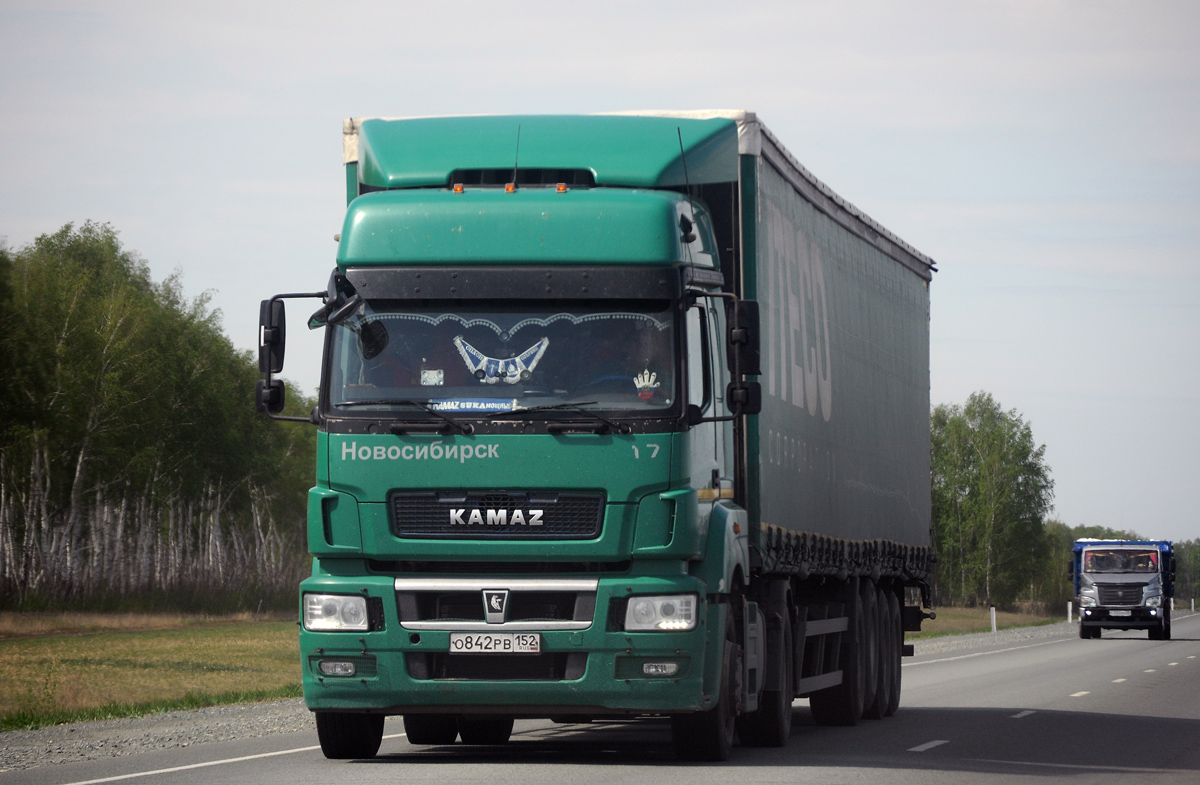 Новосибирская область, № О 842 РВ 152 — КамАЗ-5490-S5(87)