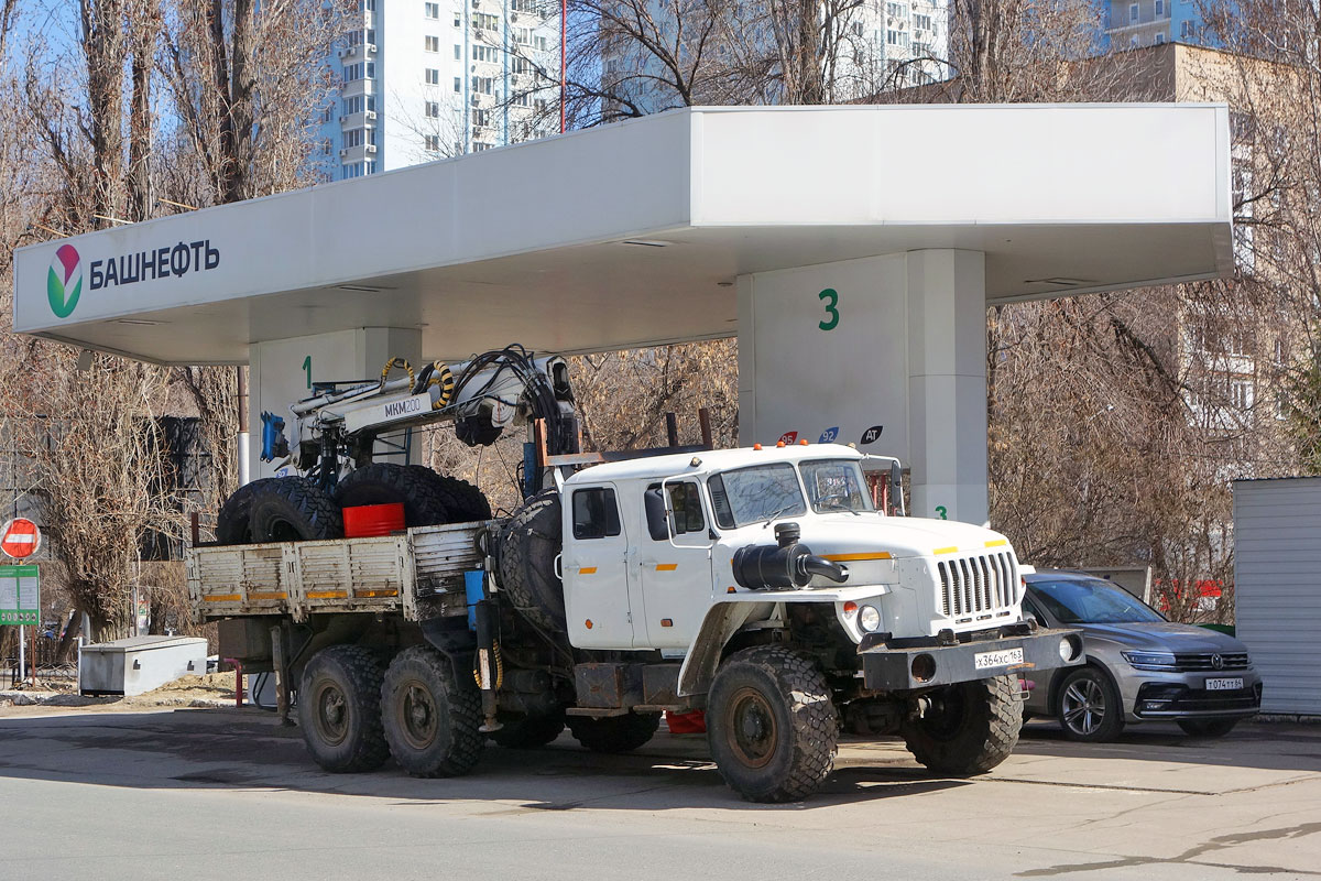 Саратовская область, № Х 364 ХС 163 — Урал-4320-60
