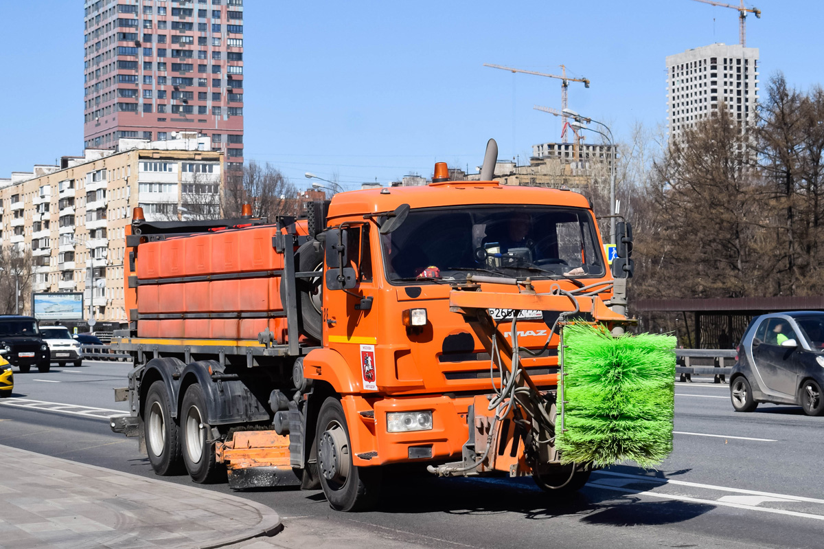 Москва, № Р 266 ЕХ 799 — КамАЗ-65115-L4(19)