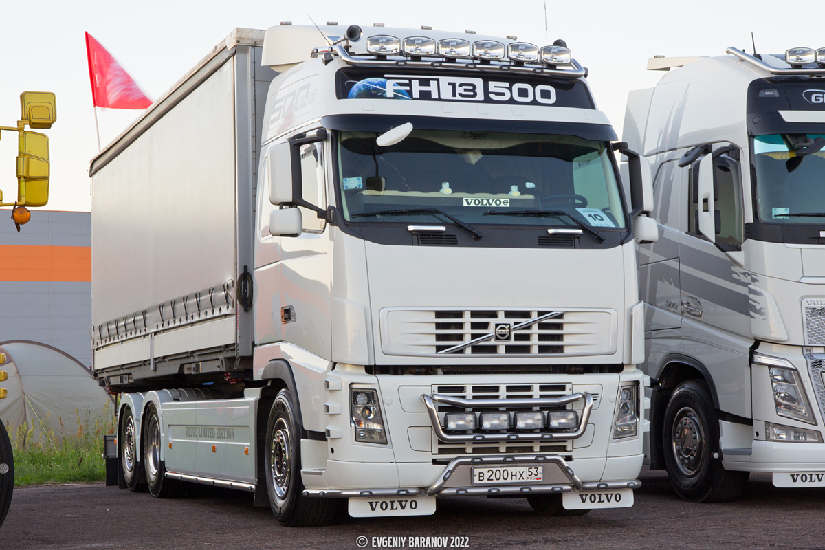 Новгородская область, № В 200 НХ 53 — Volvo ('2002) FH12.400; Московская область — Фестиваль Truckfest 2022