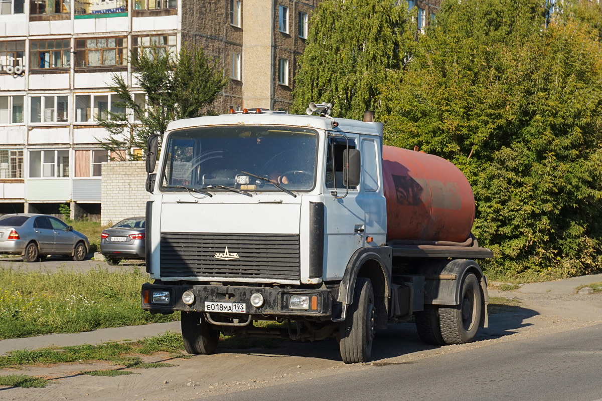 Алтайский край, № Е 018 МА 193 — МАЗ-54324