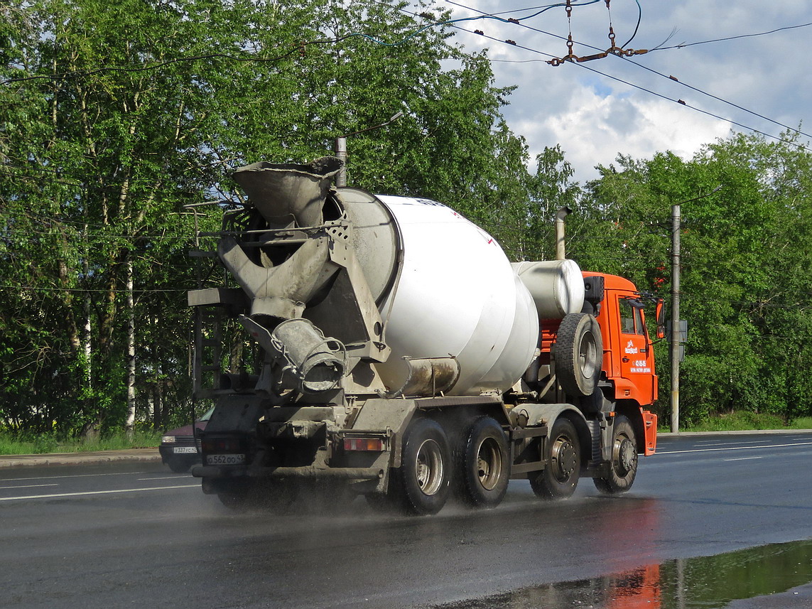 Кировская область, № О 562 ОО 43 — КамАЗ-6540-L4(19)