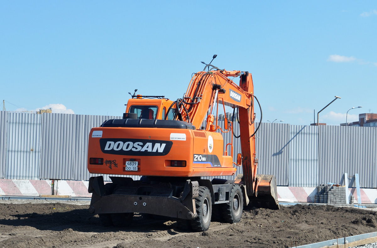 Омская область, № 4839 ОО 55 — Doosan DX210W