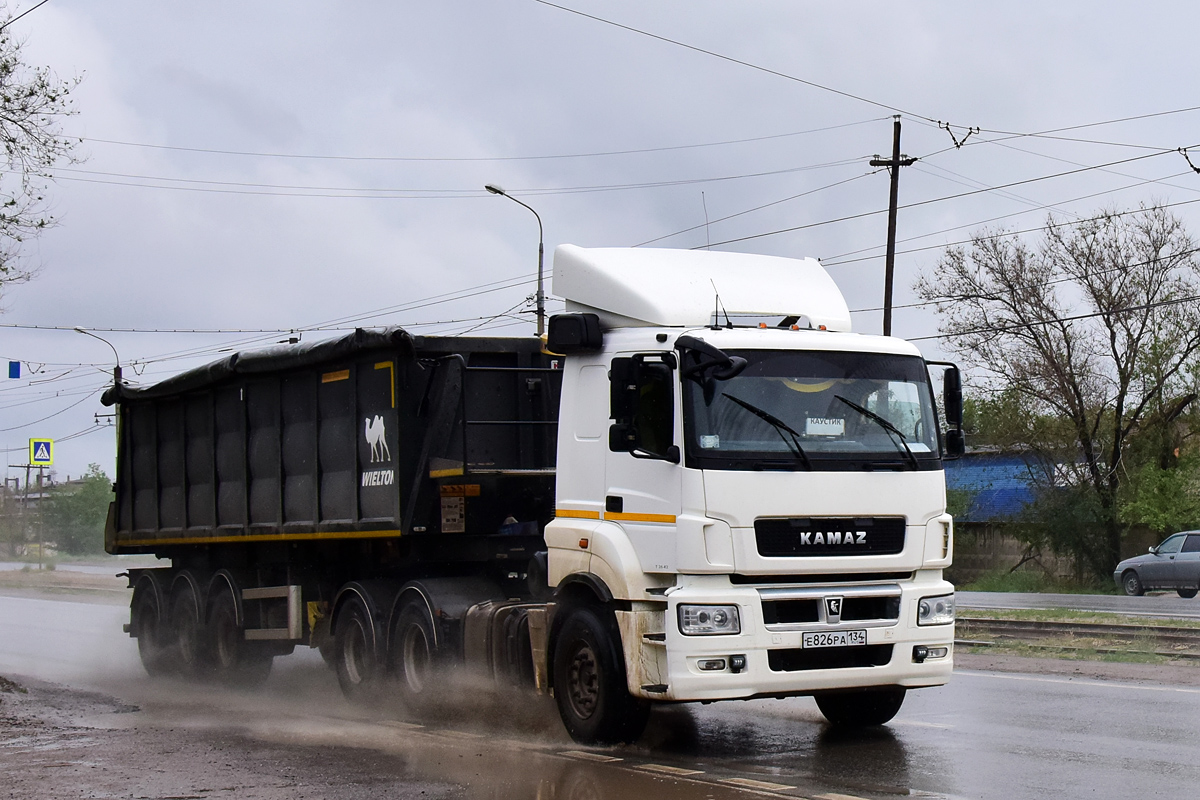Волгоградская область, № Е 826 РА 134 — КамАЗ-65206-T5(68)