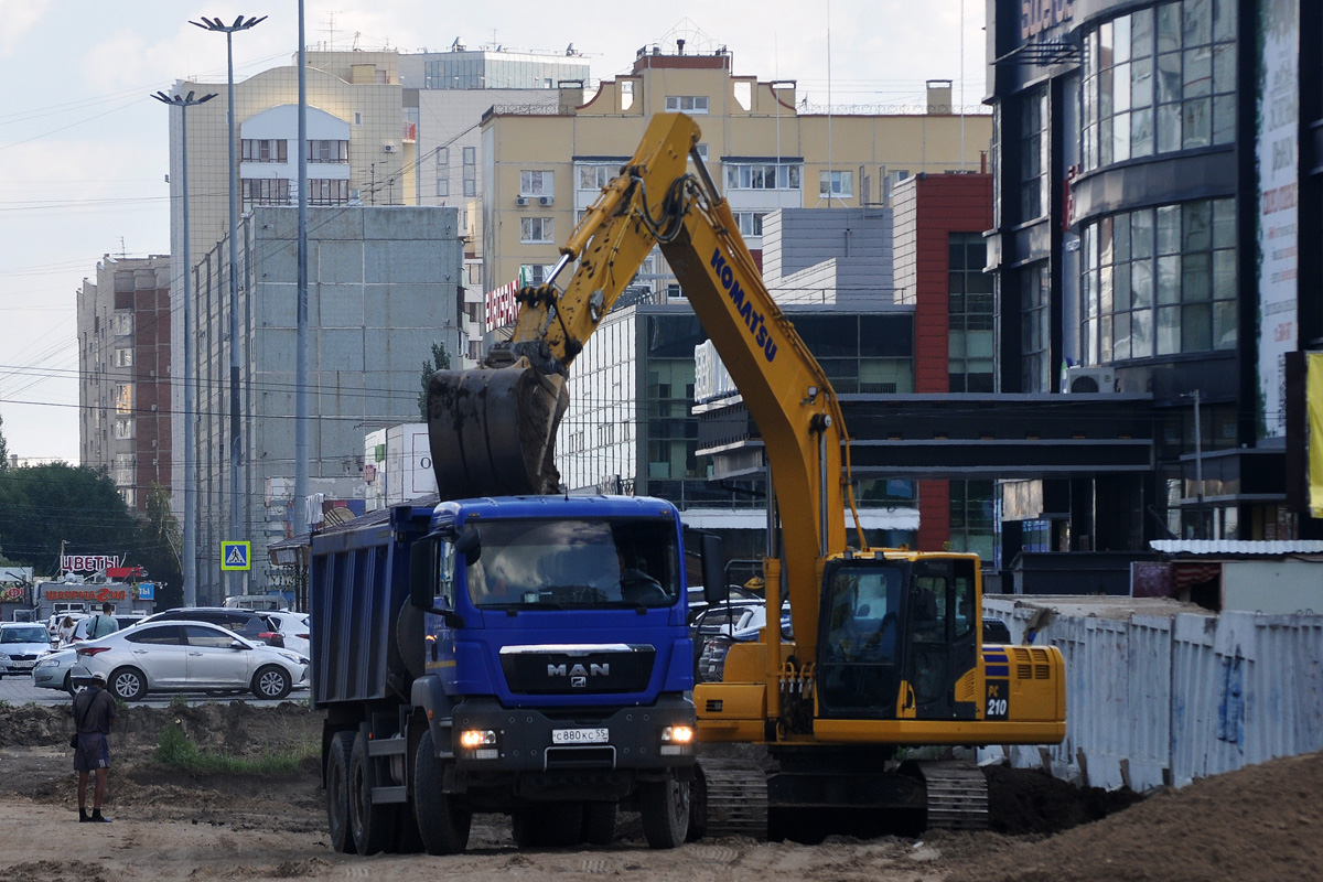 Омская область, № С 880 КС 55 — MAN TGS 40.390; Омская область, № 6240 АВ 55 — Komatsu PC210