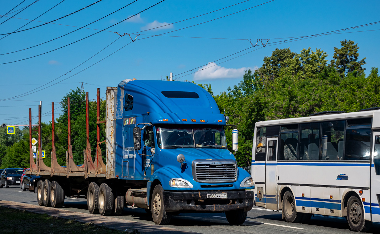 Башкортостан, № Е 586 ХУ 702 — Freightliner Columbia