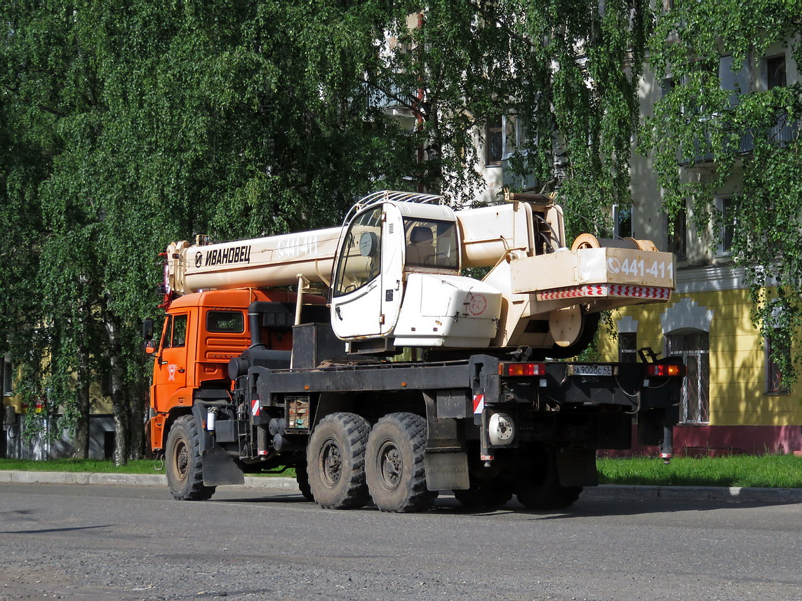 Кировская область, № А 900 ОС 43 — КамАЗ-43118-46