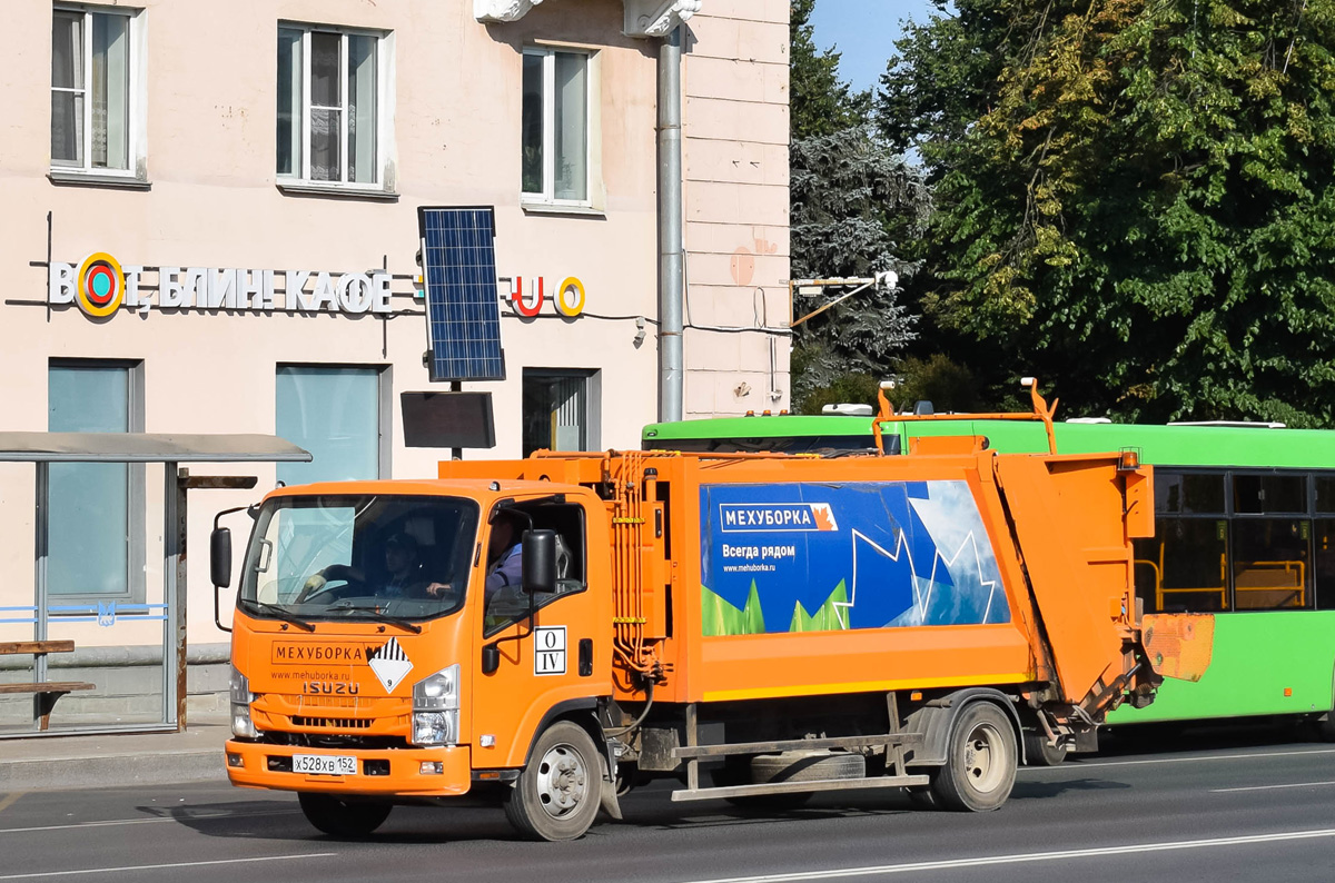 Псковская область, № Х 528 ХВ 152 — Isuzu NPR75 [Z7X]