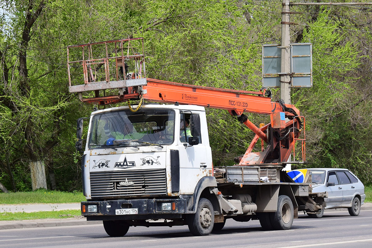 Волгоградская область, № А 301 НС 134 — МАЗ-437043