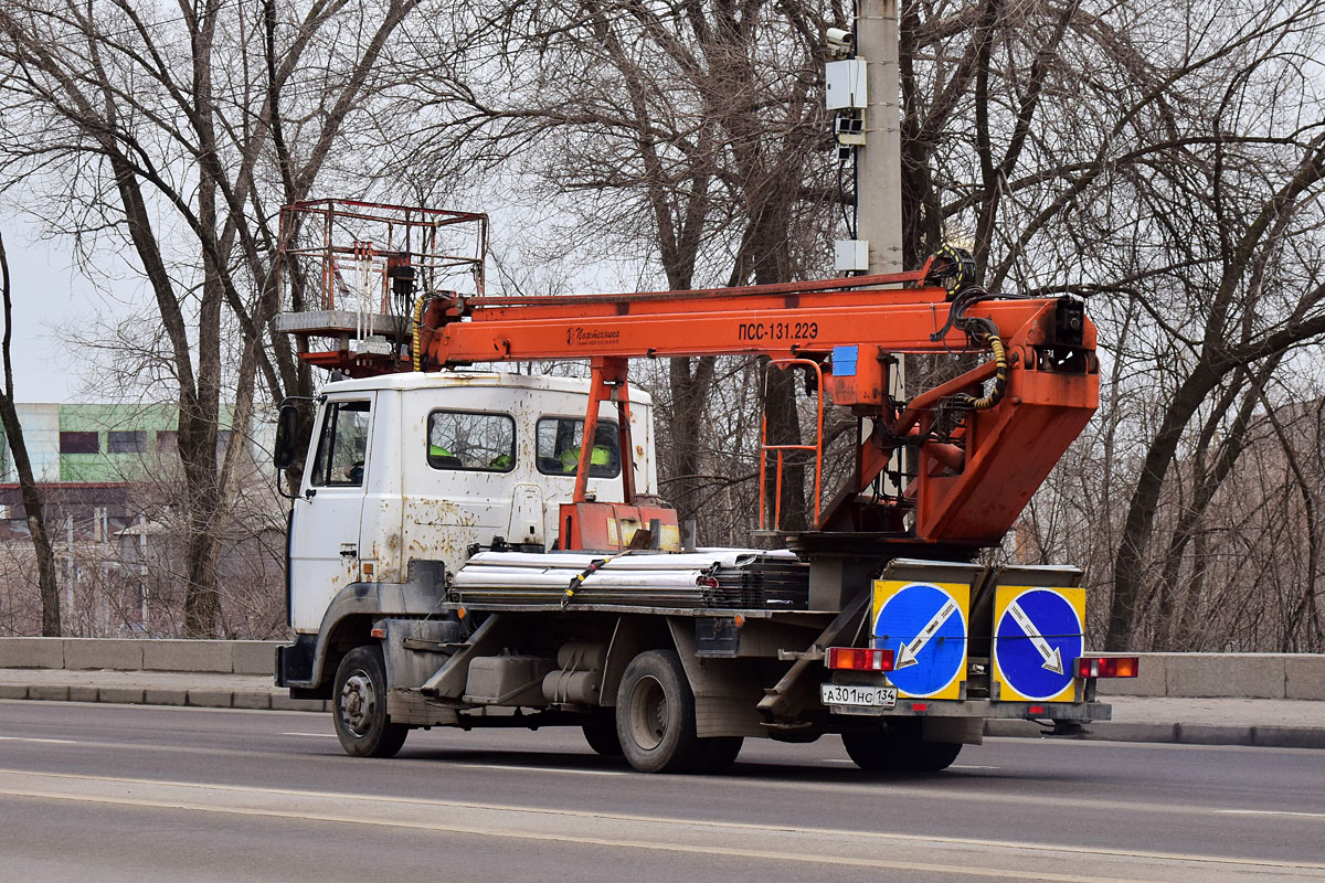 Волгоградская область, № А 301 НС 134 — МАЗ-437043