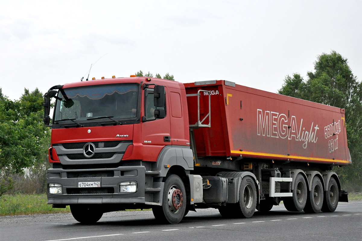 Кемеровская область, № Е 704 КМ 142 — Mercedes-Benz Axor 1840 [Z9M]