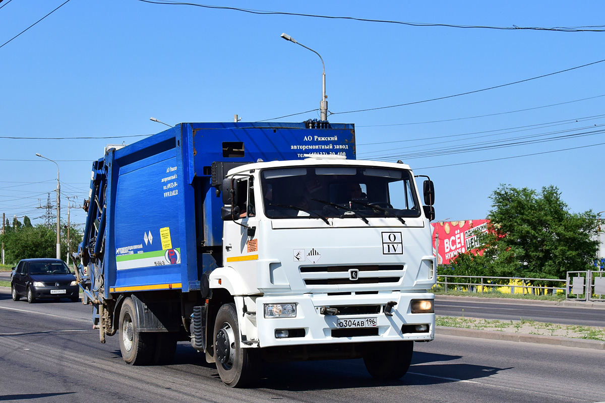 Волгоградская область, № О 304 АВ 196 — КамАЗ-53605-A5(48)
