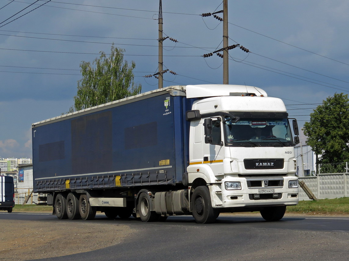 Кировская область, № Е 090 РМ 43 — КамАЗ-5490-S5(87)