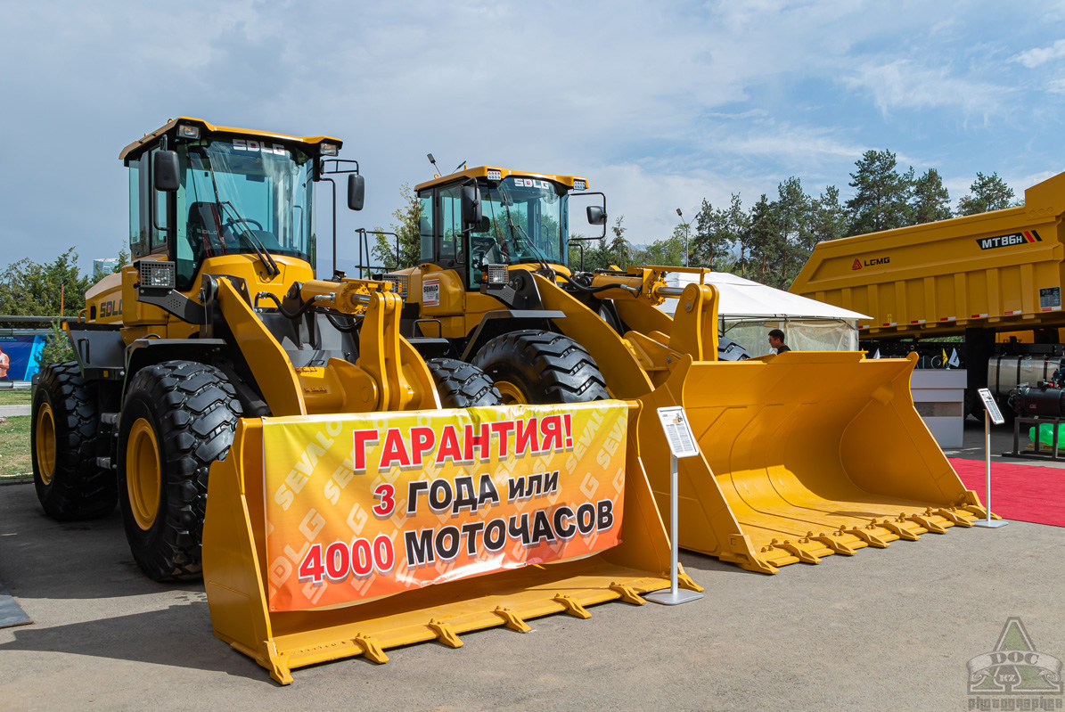 Алматы, № (KZ02) Б/Н СТ 0065 — SDLG (LGCE) L946H