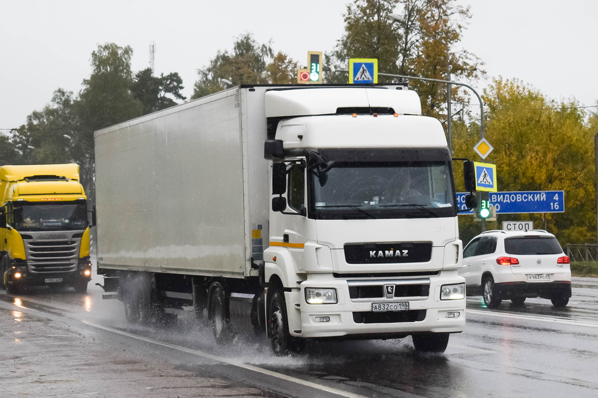 Санкт-Петербург, № А 832 СО 198 — КамАЗ-5490-S5(87)