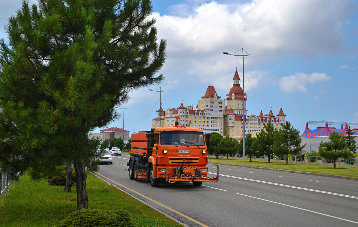 Краснодарский край, № Е 877 СУ 123 — КамАЗ-65115-L4(19)