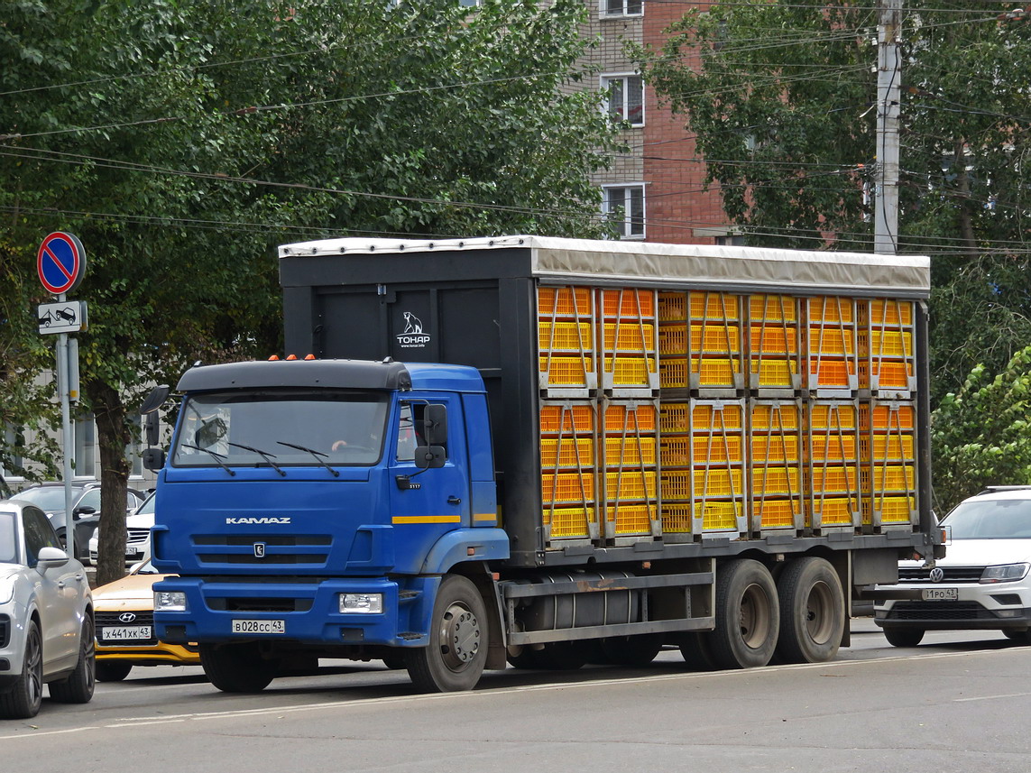 Кировская область, № В 028 СС 43 — КамАЗ-65117-A5(48)