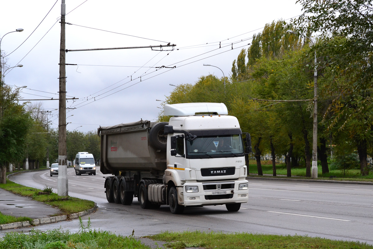 Липецкая область, № О 718 ЕУ 48 — КамАЗ-5490-S5(87)