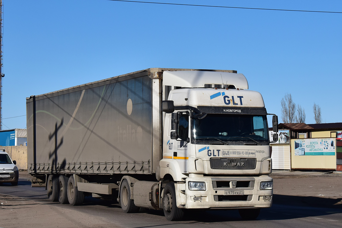 Чувашия, № Е 975 УХ 21 — КамАЗ-5490-S5(87)
