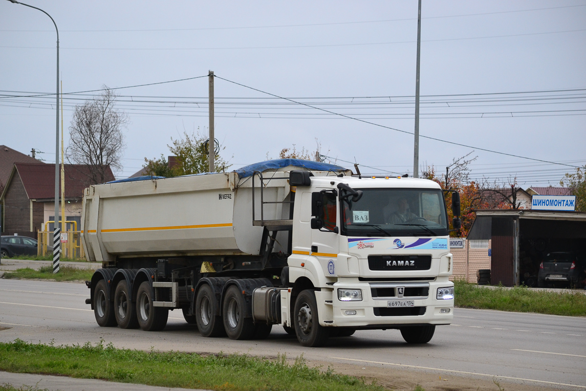 Волгоградская область, № Е 697 ЕА 134 — КамАЗ-65206-T5(68)